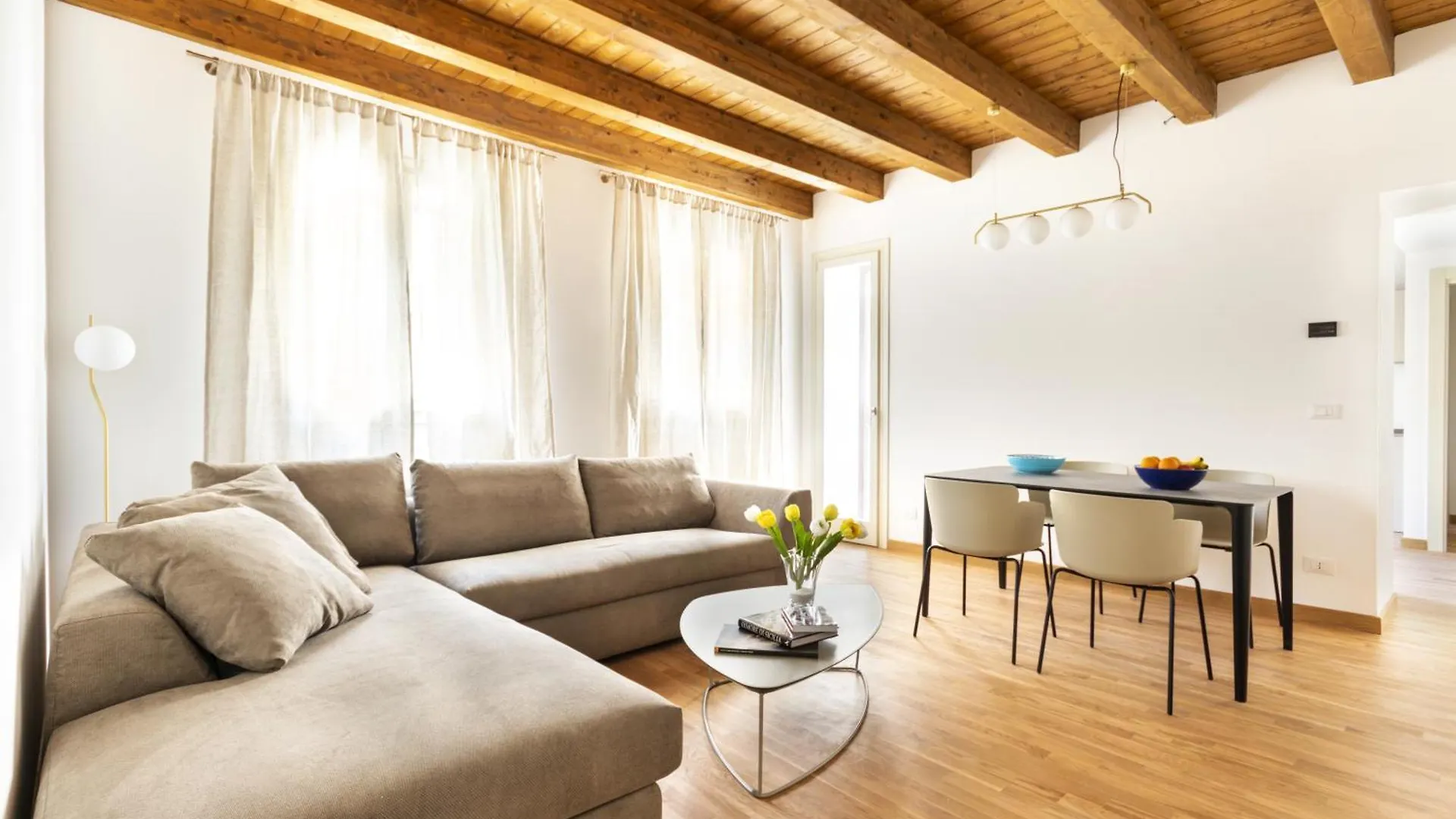 Cassari Maisons Palermo 0*,
